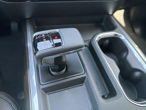New 2026 GMC Sierra 1500 Elevation w/ Elevation Premium Package AWD/4WD image 17