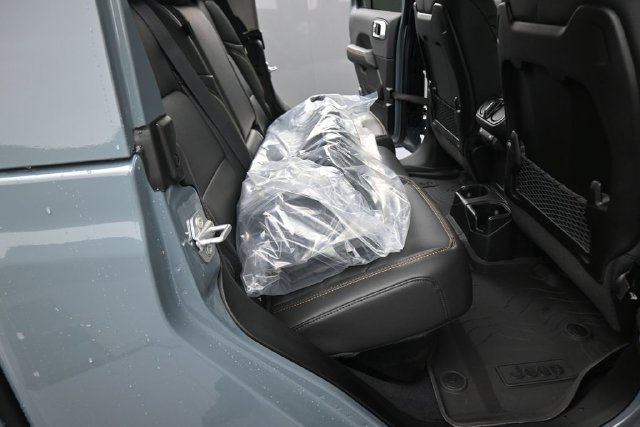 New 2026 Jeep Gladiator Sport AWD/4WD image 23