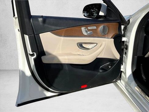 Used 2022 Mercedes-Benz E 350 Sedan image 17
