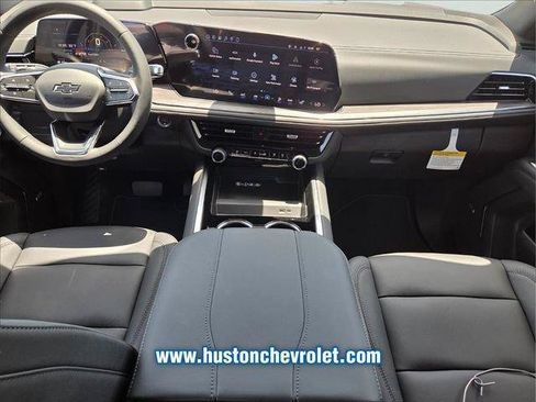 New 2026 Chevrolet Suburban Z71 w/ Comfort Package AWD/4WD image 16