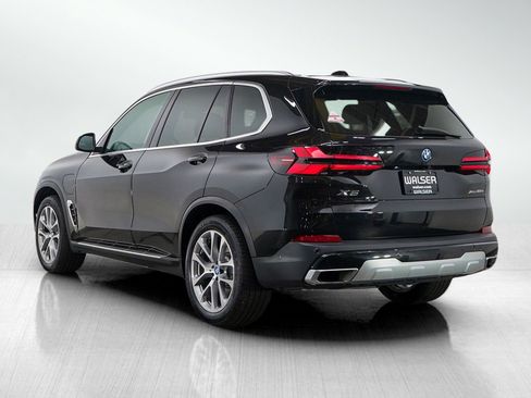 Used 2025 BMW X5 xDrive50e AWD/4WD image 3