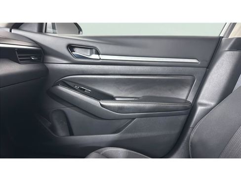Used 2023 Nissan Altima 2.5 SV FWD image 25