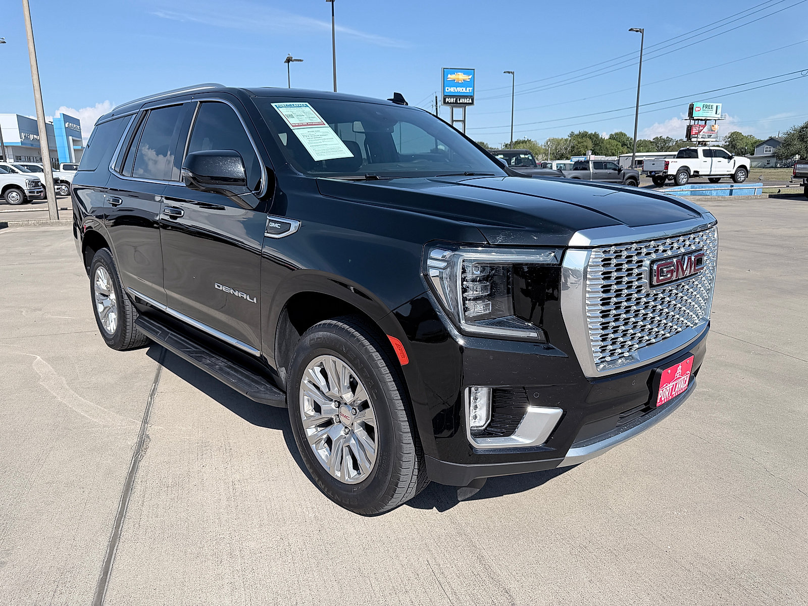 Used 2024 GMC Yukon Denali AWD/4WD image 9
