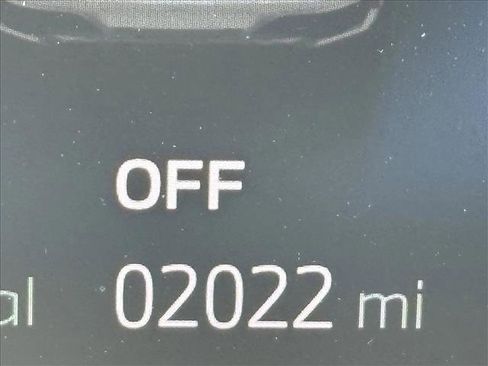 Used 2025 BMW 740i w/ Premium Package image 7