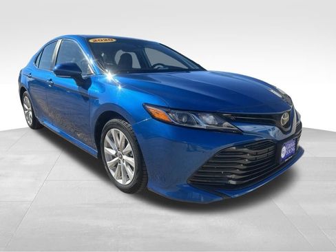 Used 2020 Toyota Camry LE w/ Convenience Package FWD image 9