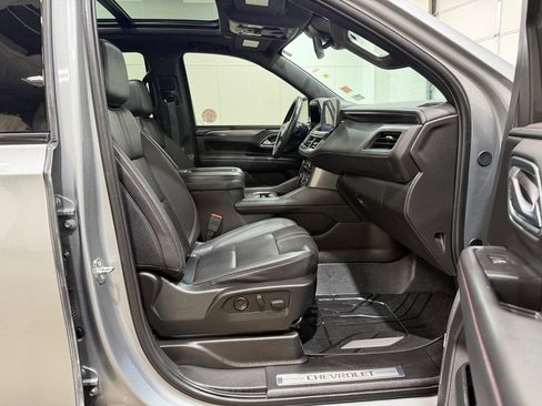 Used 2023 Chevrolet Tahoe RST w/ Luxury Package AWD/4WD image 32