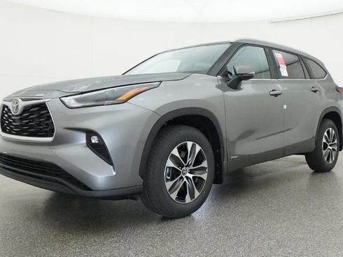 New 2026 Toyota Highlander XLE AWD/4WD image 17