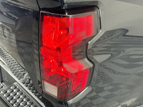 Used 2023 Chevrolet Colorado W/T image 33