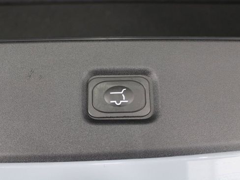 New 2026 Lincoln Navigator Reserve image 16