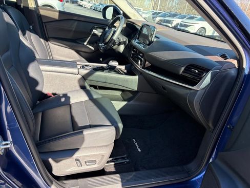 Certified 2023 Nissan Rogue SL w/ SL Premium Package image 19
