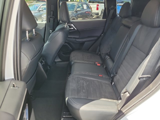 Used 2024 Mitsubishi Outlander SE AWD/4WD image 13