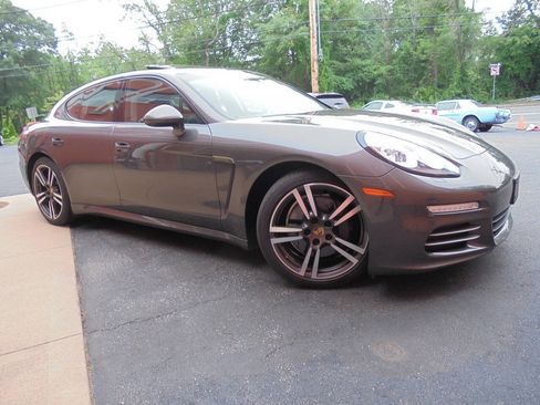 Used 2015 Porsche Panamera 4 AWD/4WD image 2