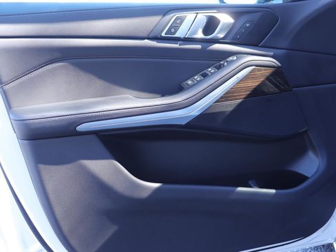 Used 2021 BMW X5 xDrive40i w/ Convenience Package image 11