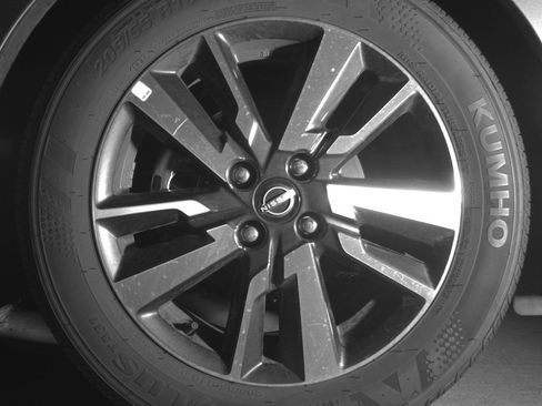 Used 2025 Nissan Versa SV FWD image 12