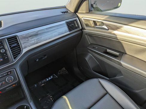 Used 2020 Volkswagen Atlas Cross Sport SE image 15