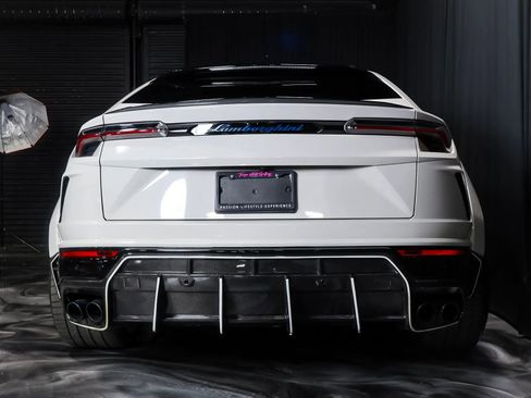 Used 2019 Lamborghini Urus image 6