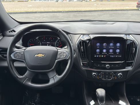 Used 2023 Chevrolet Traverse LT image 28