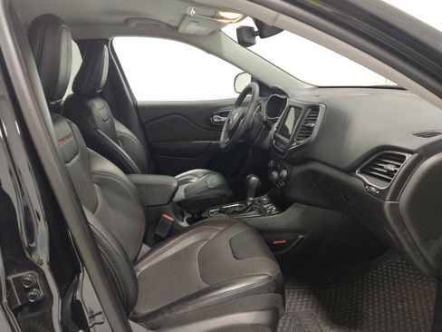 Used 2022 Jeep Cherokee Trailhawk w/ Premium Leather Package AWD/4WD image 21