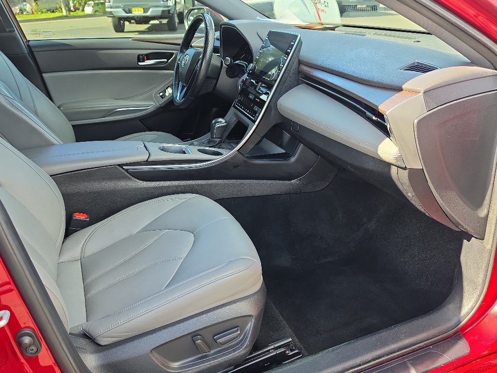 Certified 2021 Toyota Avalon XLE w/ Moonroof Package AWD/4WD image 16