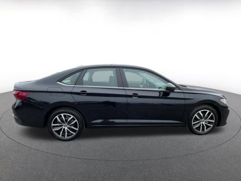 Used 2025 Volkswagen Jetta SE image 16