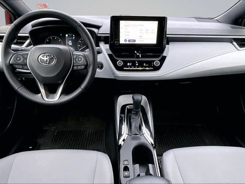 Used 2025 Toyota Corolla SE w/ Convenience Package image 10