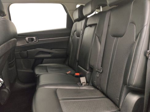 Used 2021 Kia Sorento S w/ Panoramic Sunroof Package image 18