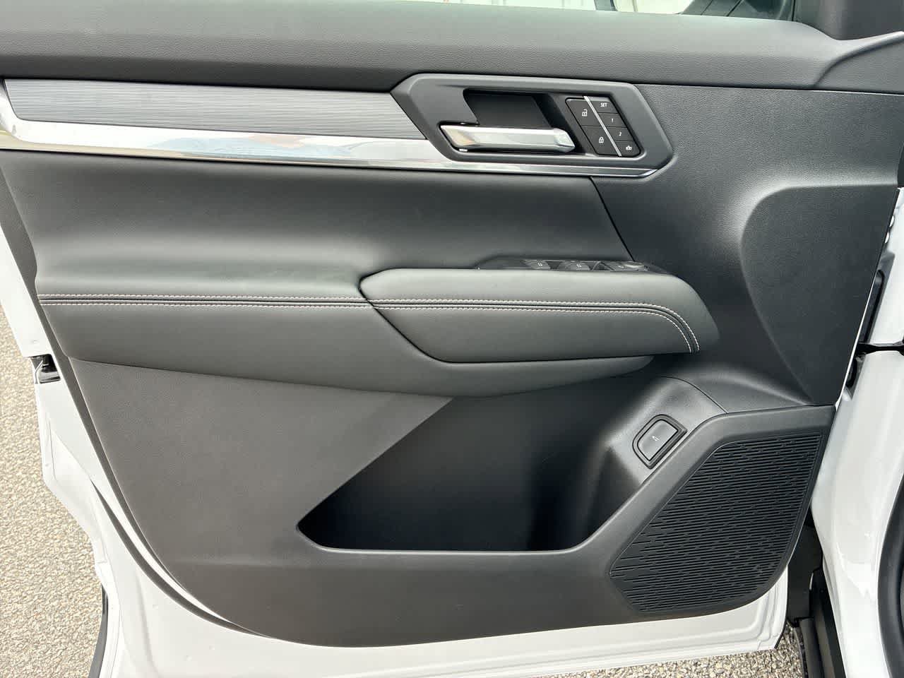New 2027 GMC Terrain Elevation w/ Elevation Premium Package FWD image 23
