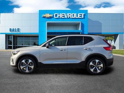 Used 2023 Volvo XC40 B4 Ultimate FWD image 6