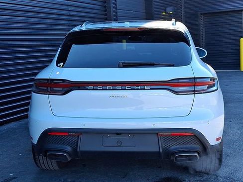Certified 2025 Porsche Macan image 6