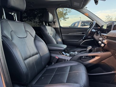Used 2024 Kia Telluride EX image 15