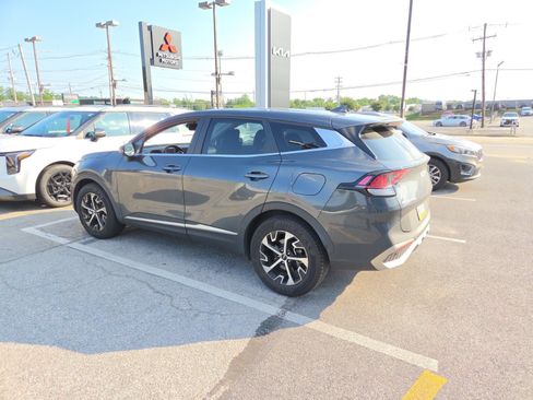 Used 2023 Kia Sportage EX FWD image 7