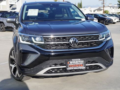 Used 2023 Volkswagen Taos SEL image 2