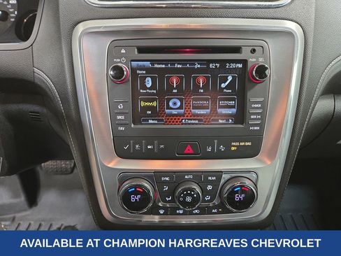 Used 2015 GMC Acadia SLT image 19