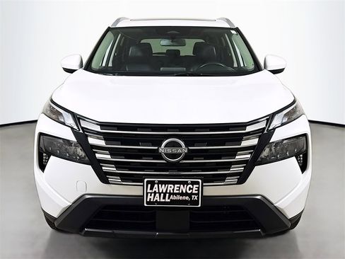 Used 2025 Nissan Rogue SV w/ SV Premium Package image 2