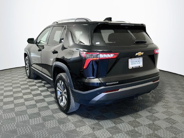 Used 2025 Chevrolet Equinox LT w/ Convenience Package II FWD image 6