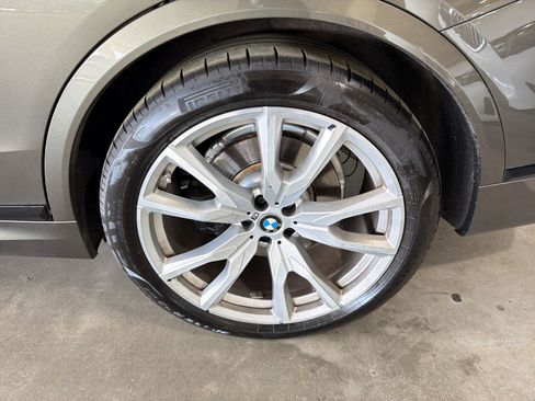 Used 2024 BMW X7 xDrive40i w/ M Sport Package image 11