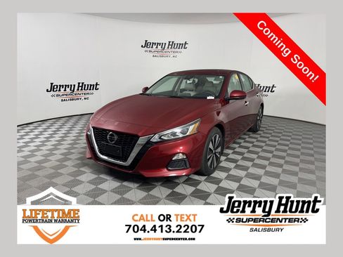 Used 2022 Nissan Altima 2.5 SV w/ SV Premium Package image 1