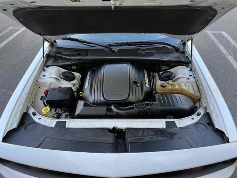 Used 2017 Dodge Challenger R/T RWD image 33