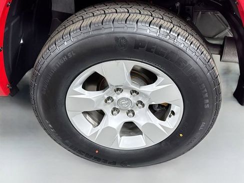 Used 2020 RAM 1500 Laramie image 30