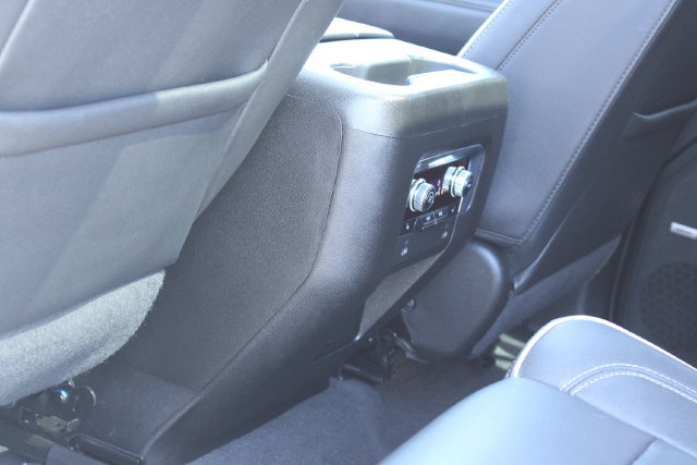 Used 2022 GMC Yukon SLT w/ SLT Premium Package RWD image 36