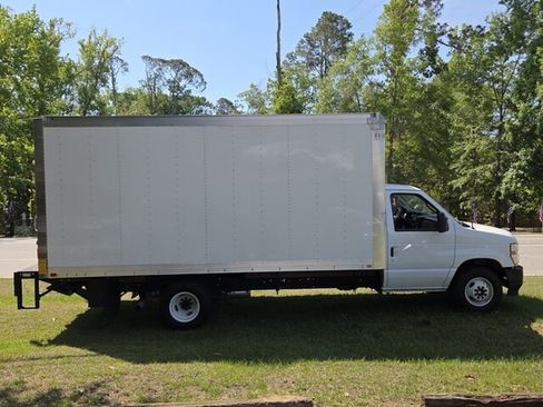Used 2024 Ford E-350 and Econoline 350 Super Duty w/ Power Windows & Locks Group RWD image 14