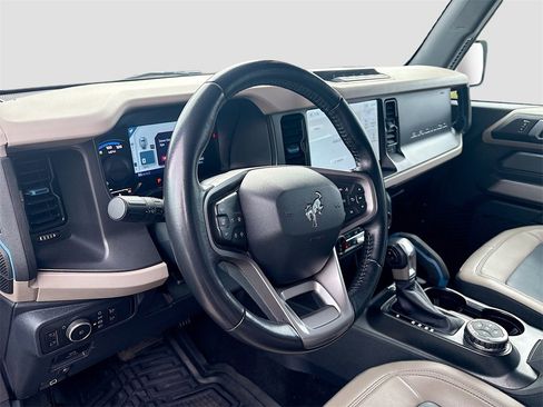 Used 2022 Ford Bronco Wildtrak image 9