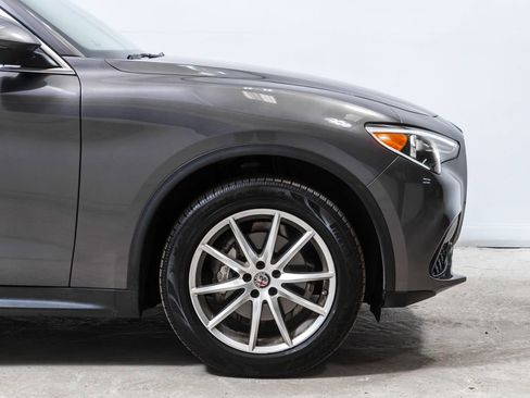 Used 2018 Alfa Romeo Stelvio Ti AWD/4WD image 12