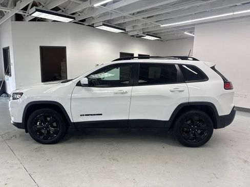 Used 2021 Jeep Cherokee Latitude Plus w/ Sun & Sound Group AWD/4WD image 7