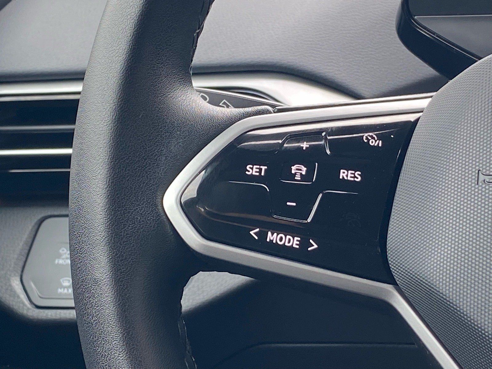 Certified 2023 Volkswagen ID.4 S RWD image 7