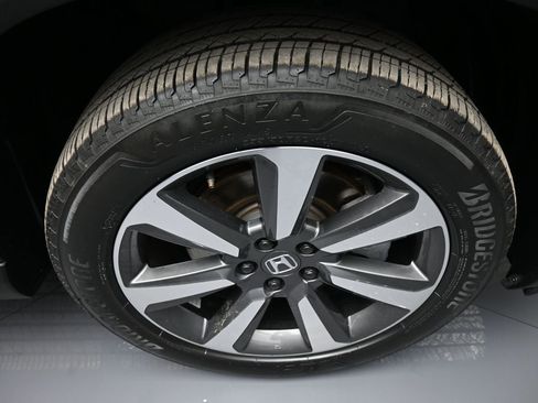 Certified 2024 Honda Pilot Elite image 13