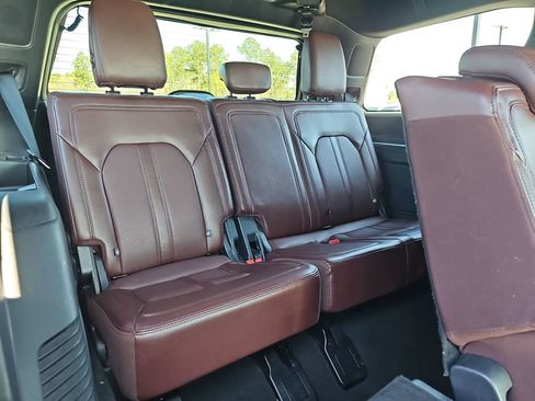 Used 2024 Ford Expedition Limited image 15