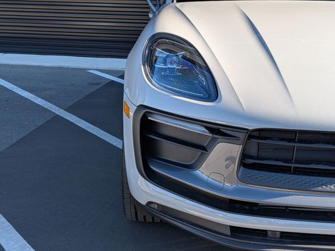 New 2026 Porsche Macan Turbo image 12