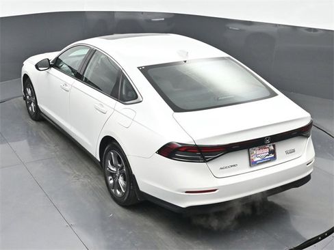 Certified 2024 Honda Accord EX image 31
