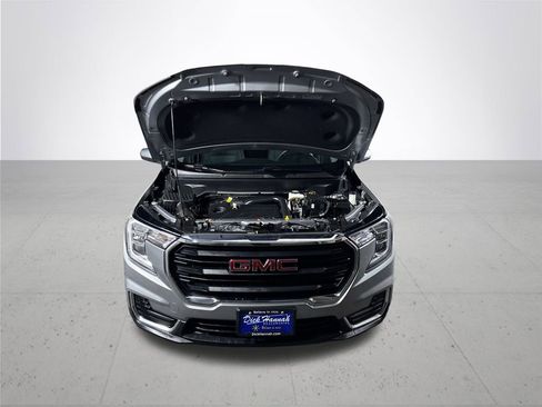 Used 2024 GMC Terrain SLE image 21